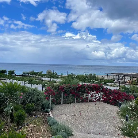 Coast 136 Holiday home *