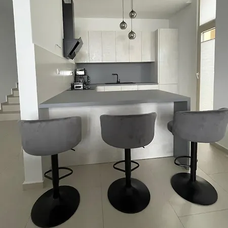 Coast 136 Holiday home Paljasa